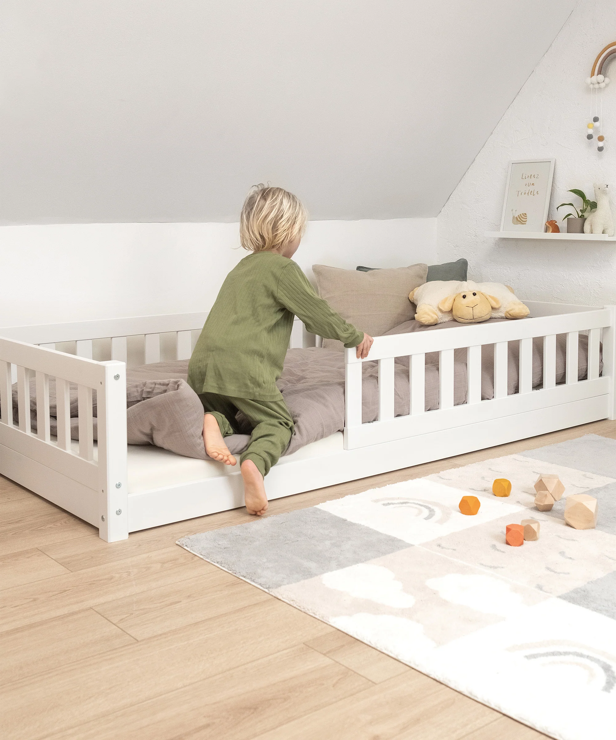 Bodenbett Lille  |  Kiefer Hellgrau - Image 8
